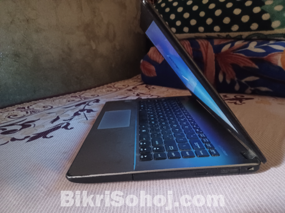 ASUS